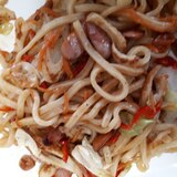 ウインナーと野菜とちくわの焼きうどん